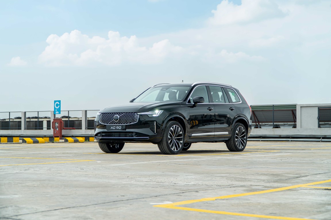 Volvo Xc90B5 Ultra 2026 màu Đen Onyx Black