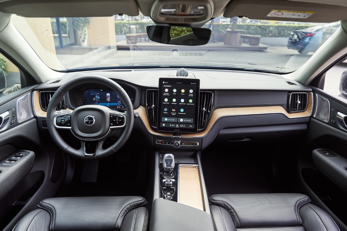 Nội thất màu Đen trên Volvo Xc60 Plug In Hybrid 2026.