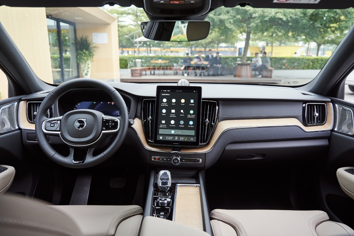Nội thất màu Nâu Cardamom trên Volvo Xc60 2026 mới.