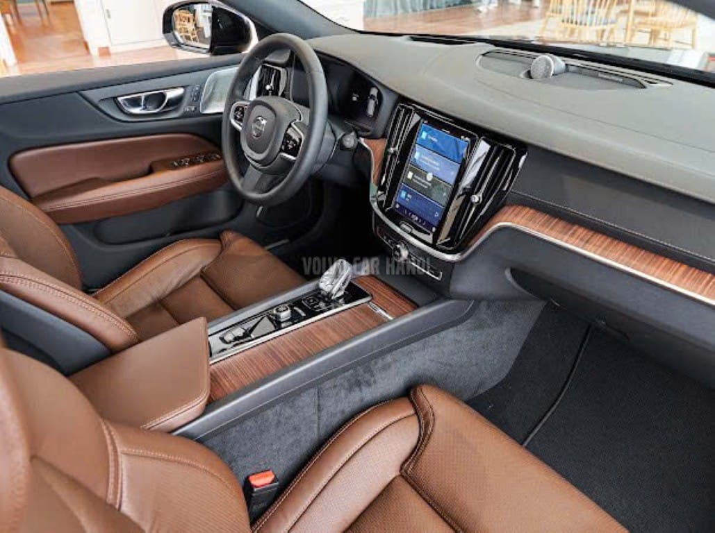 Không gian nội thất trên Volvo V60 Cross Country.