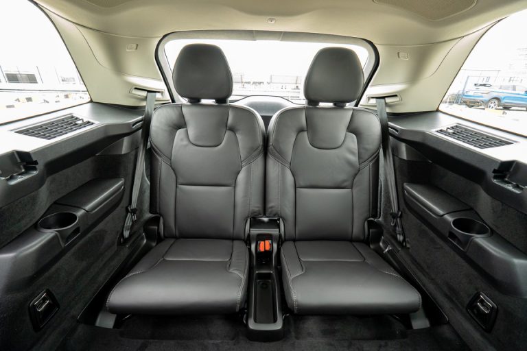 Volvo Xc90 Plug In Hybrid 2026 All New - Với không gian hàng 3 thoải mái cho người ngồi và đủ các tiện ích.