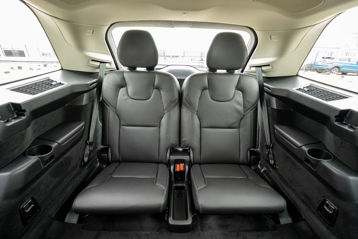 Volvo Xc90 Plug In Hybrid 2026 All New - Với không gian hàng 3 thoải mái cho người ngồi và đủ các tiện ích.