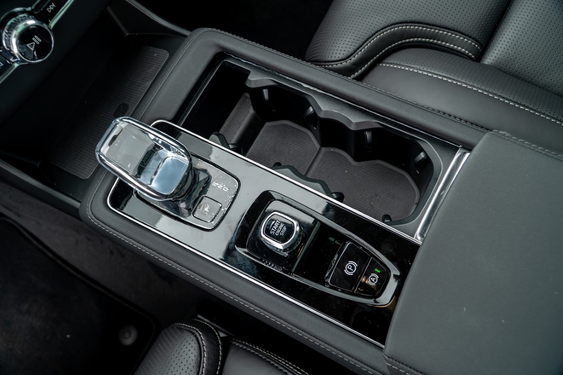 Cụm cần số Pha Lê trên Volvo Xc90 