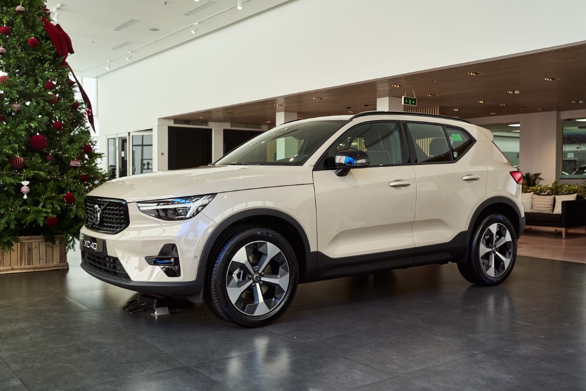 Volvo Xc40 Ultra 2026 khoác lên mình chiêc áo mới màu Sand Dune.
