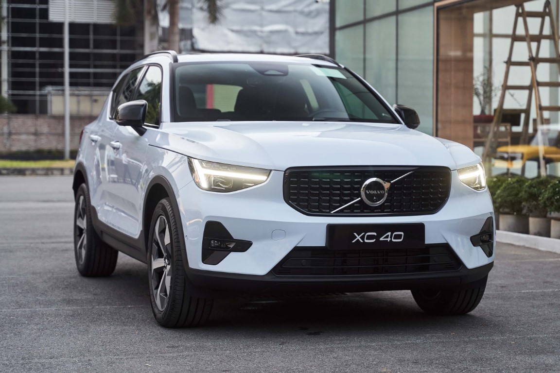 Volvo Xc40 Ultra 2026 màu Xanh Cloud Blue.