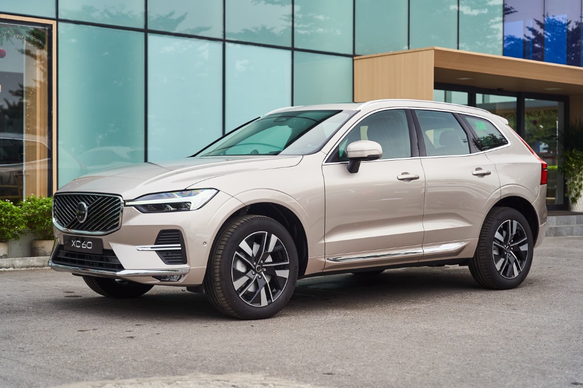 Volvo Xc60 2026 màu Vàng Đồng Bright Dusk.