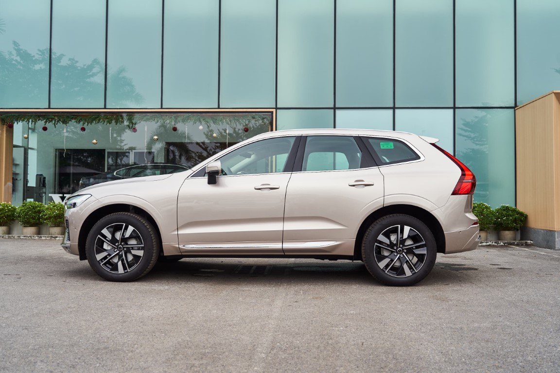 Volvo Xc60 Ultra 2026 thiết kế phần thân xe.