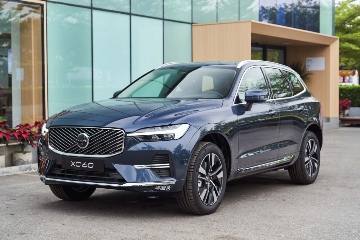 Volvo Xc60 Ultra 2026 màu Xanh Denim Blue.