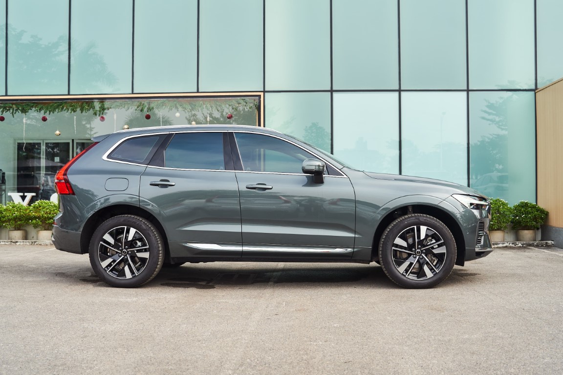 Phần thân xe Volvo Xc60 Plug In Hybrid 2026.