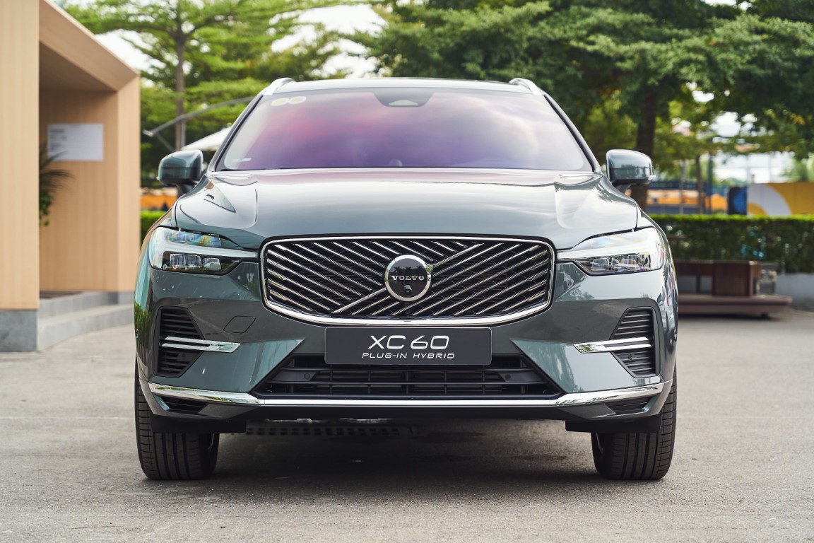 Phần đâu xe Volvo Xc60 Plug In Hybrid 2026.