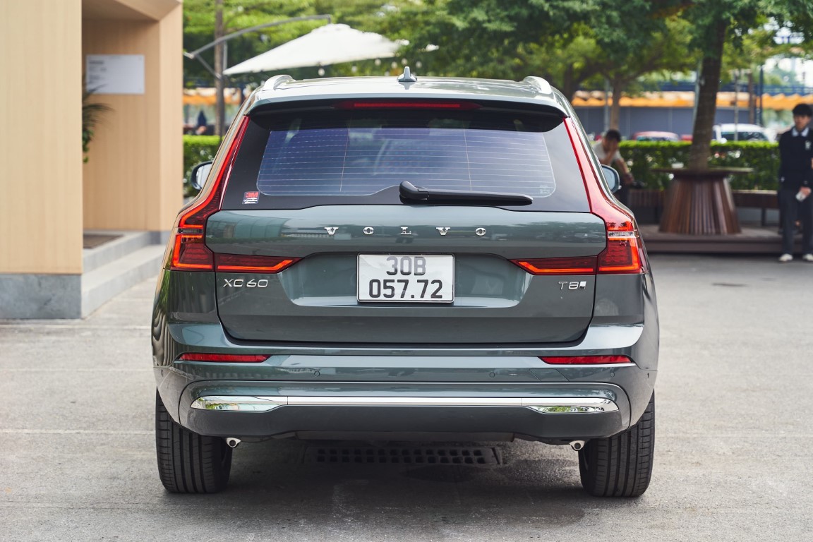 Đuôi xe Volvo Xc60 Plug In Hybrid 2026.