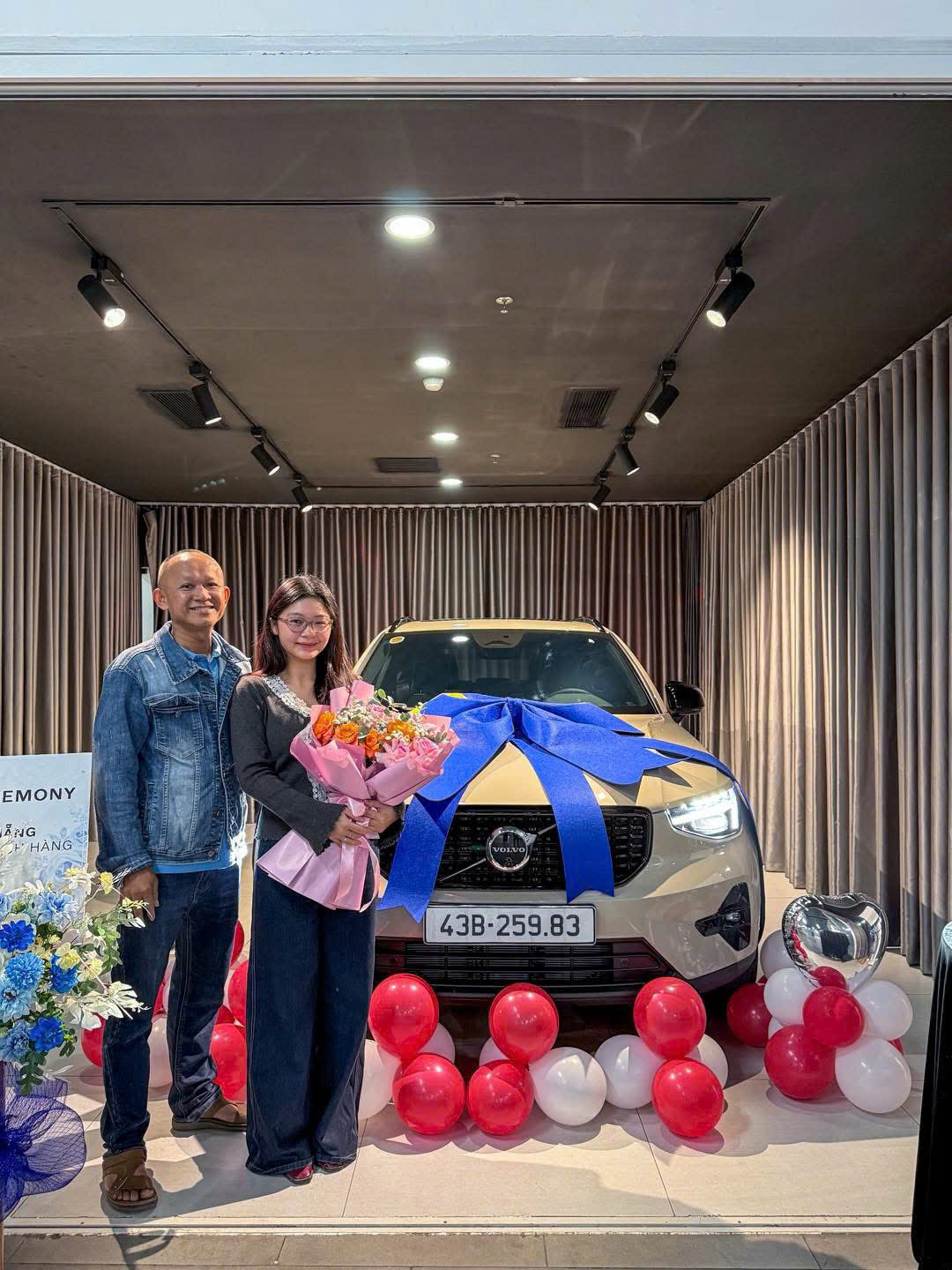 Lễ bàn giao xe tại Showroom Volvo Đà Nẵng.