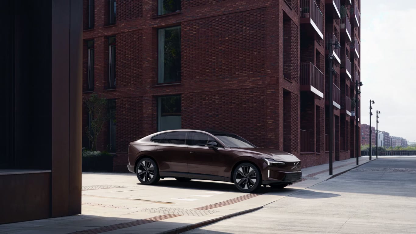 Volvo Es90 màu Đỏ Mulberry.