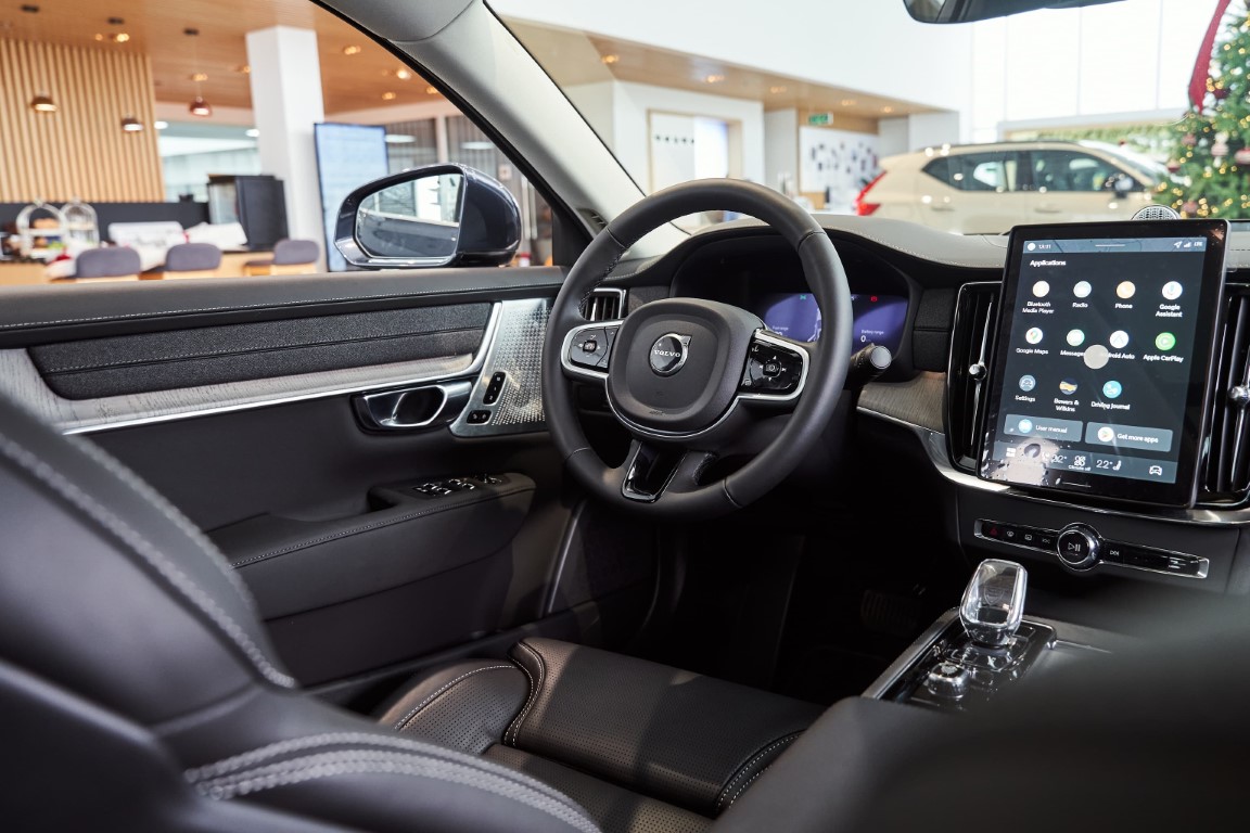 Không gian nội thất volvo s90 sang trọng phối cùng ngoại thất màu trắng