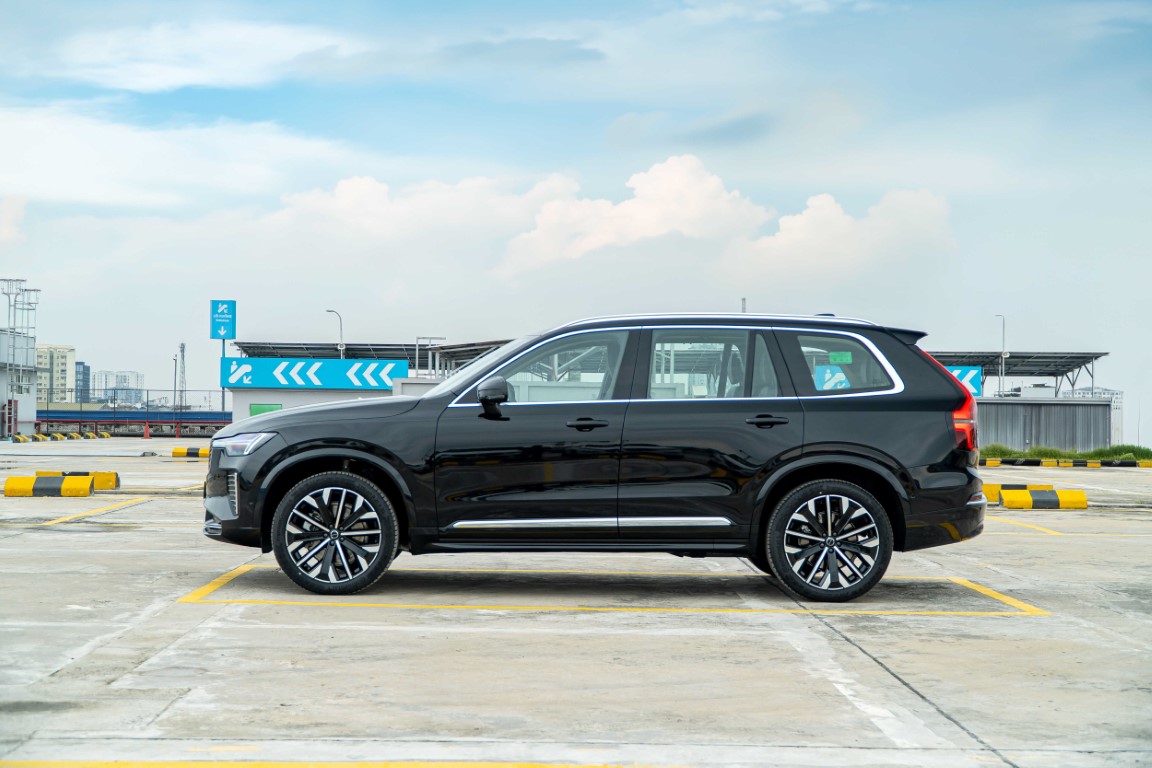 Cảm hứng thiết kế màu đen Onyx Black từ đá mã não Bắc Âu của Volvo.