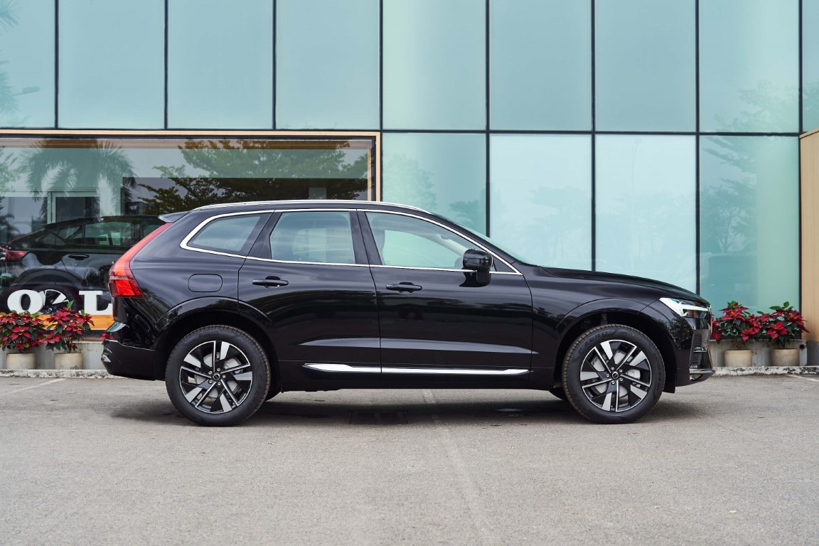Cảm hứng màu đen Onyx Black từ đá mã não tự nhiên của Volvo.