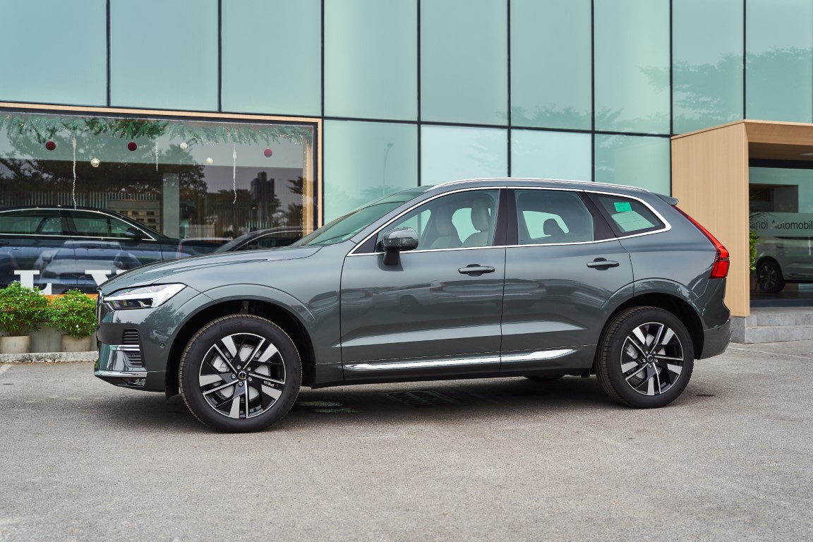 Cảm hứng màu xanh Forest Lake từ hồ nước trong rừng Scandinavian của Volvo.